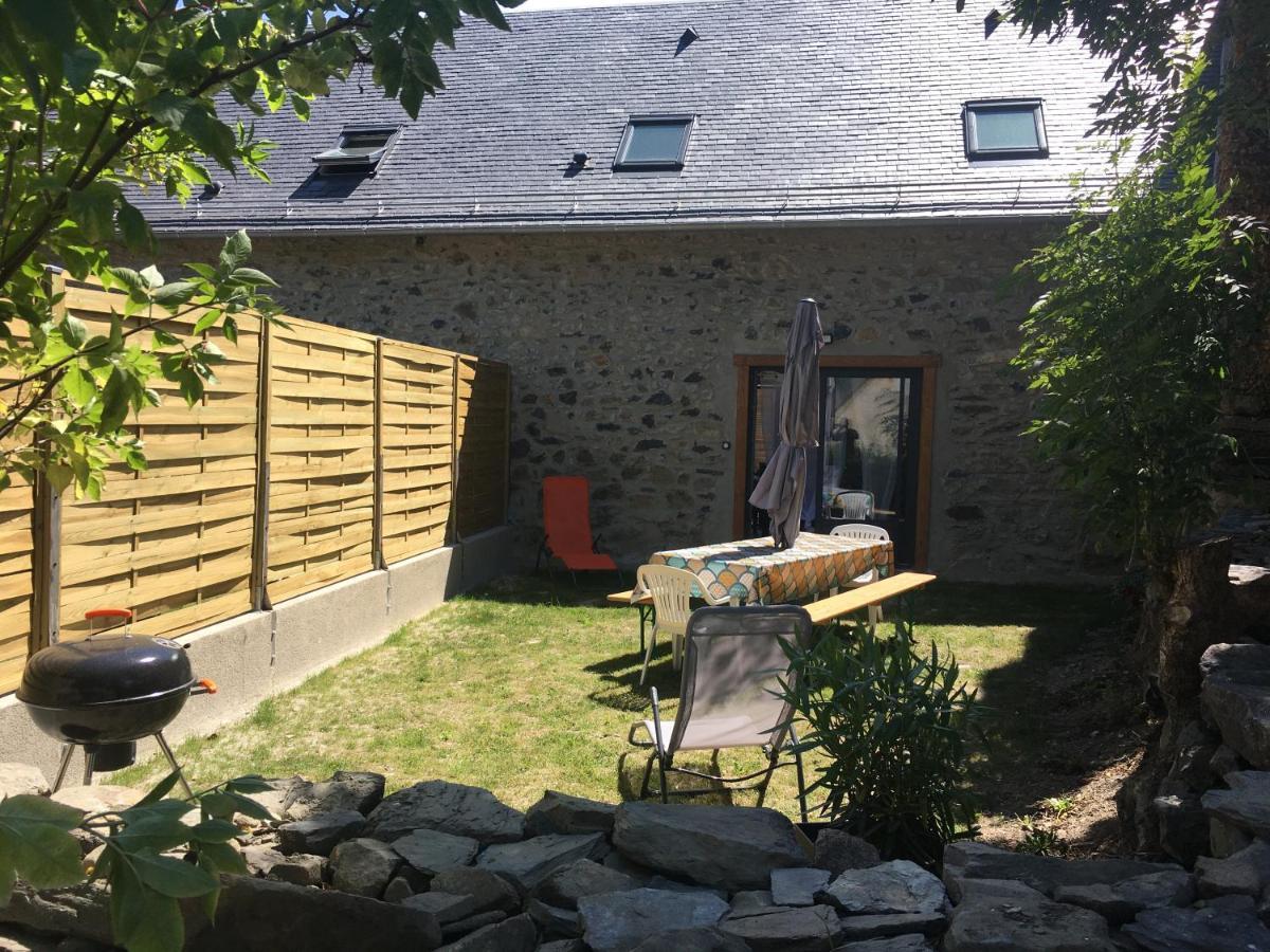 Gite De Montagne Le Lustou Sailhan Buitenkant foto