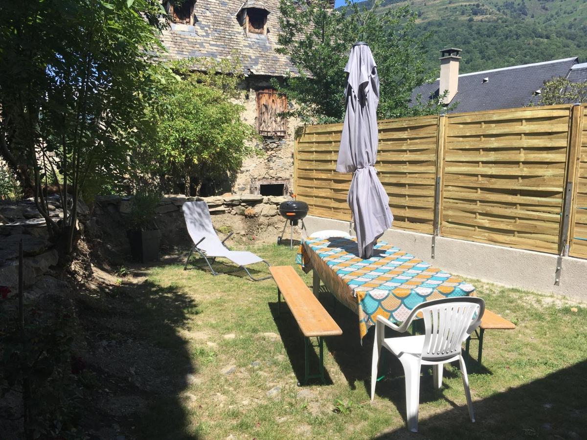 Gite De Montagne Le Lustou Sailhan Buitenkant foto